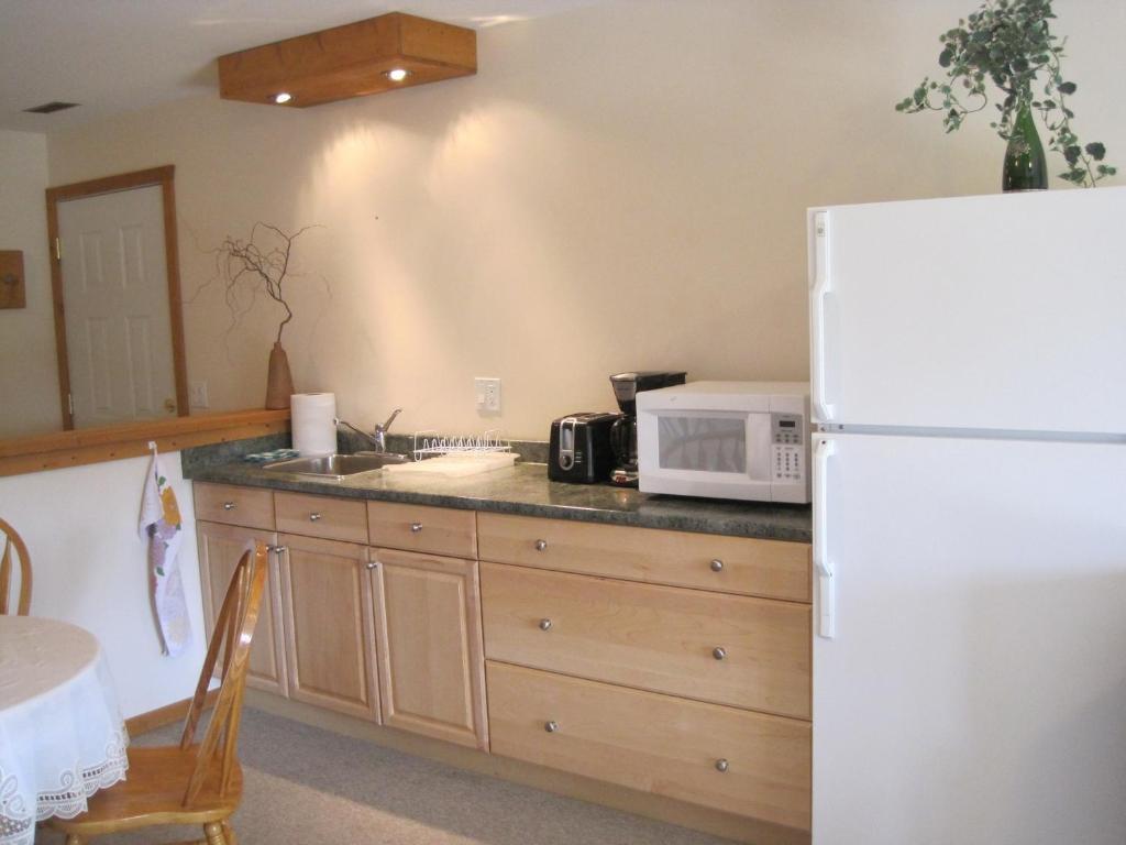 Wild Nature B&B Kelowna Room photo